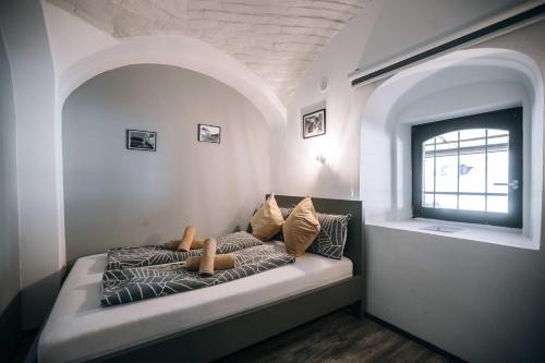 4 Rooms