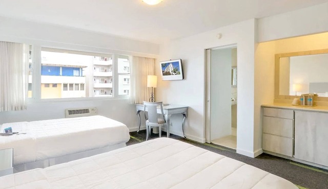 4 Sleek Units in Central Location – Steps to Lagoon & Historic Tours
