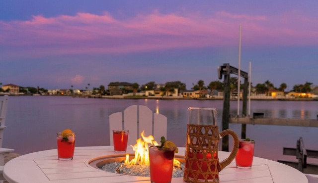 4 Unit Beach Condo Building with dock, sleeps 24