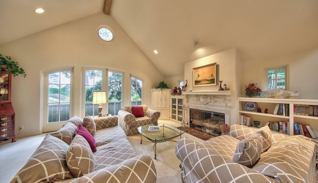 4018 Holly House - Charming Carmel-by-the-Sea Home