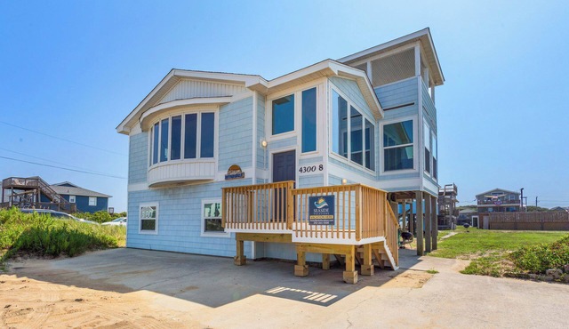 4080 Betcha Like It * Across the Street from Beach