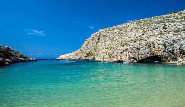 40sec walk to Xlendi Beach Gozo Malta ★ Fully AirCon, Fully Heated ★ Central Apt