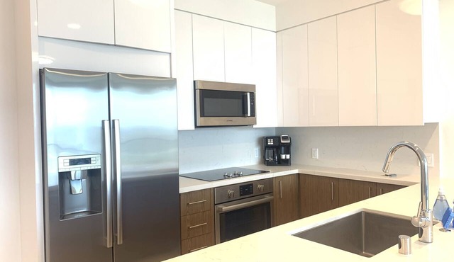 40th Floor One Bedroom Condo