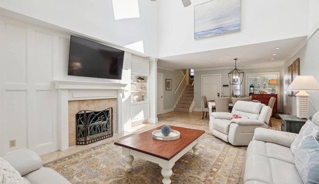 41 Turtle Lane Club - Sea Pines Townhome, Walk to the Beach!