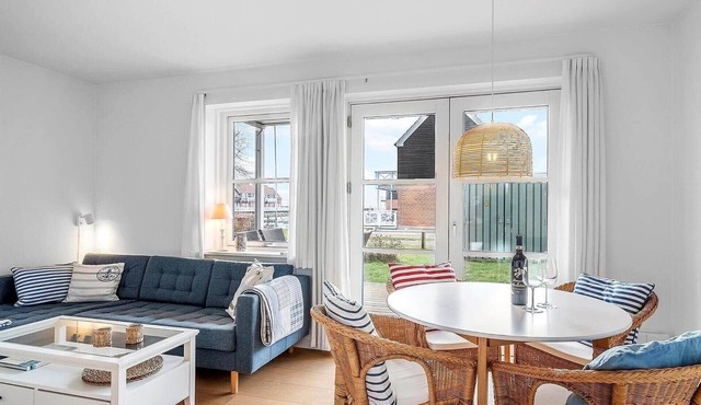 4180 Borre - Klintholm Havneby 80