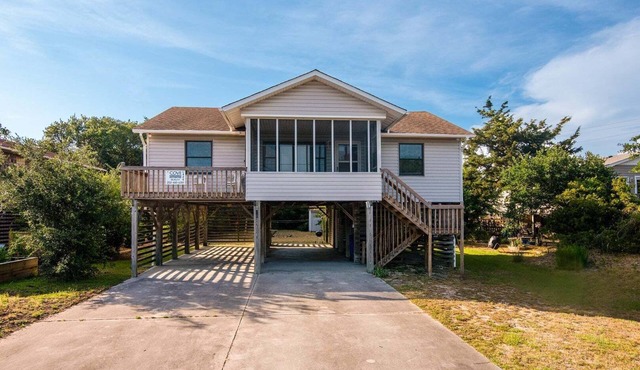 424 Community Pool, Elevator, & Screened-In Deck