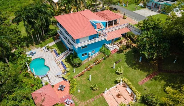 4400sqft 7BR Luxury Rainforest Villa: Pool, Sauna, Generator, Cistern, Starlink