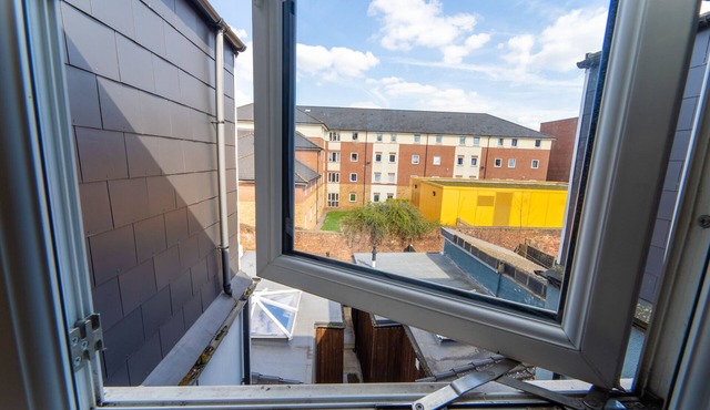 46 North Road Studios Near QE and UOB