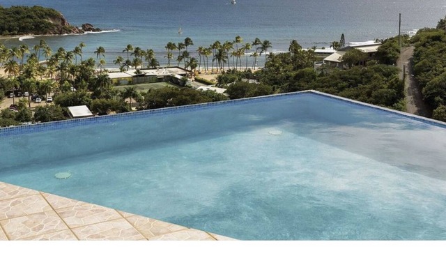 4bd 4.5 baths House and two private apartments. Beautiful views! Self check in!