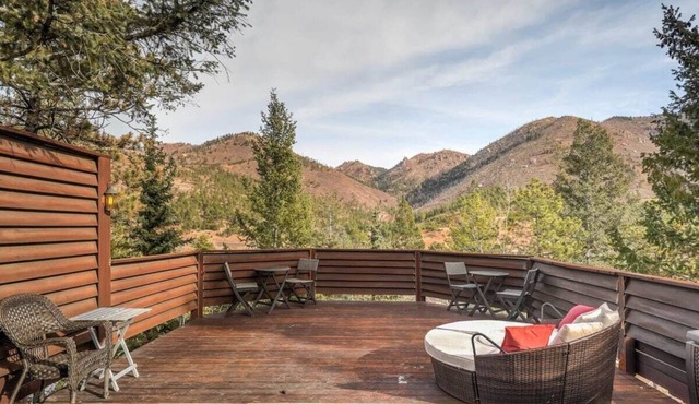 4BD with Large Deck! Amazing Mountain Views!