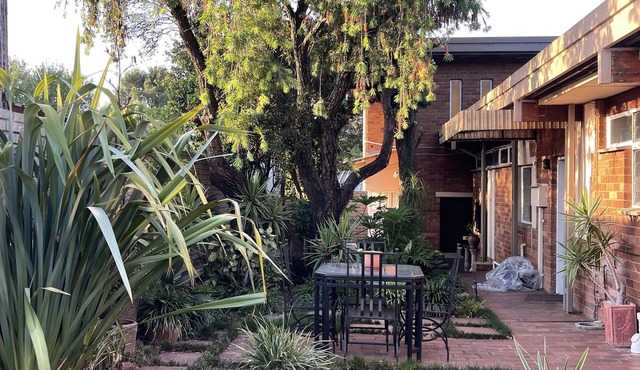4bed 3-bath, solar, aircons pool, entertainment area. Near restaurant shopping