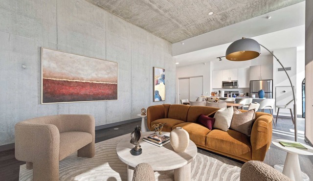 4BR Apt Same Floor Combo Group Stays Top Amenities