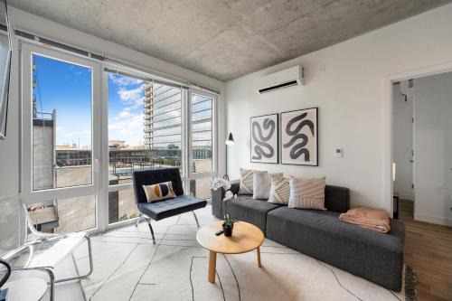 4BR Corporate Suite Central and Modern
