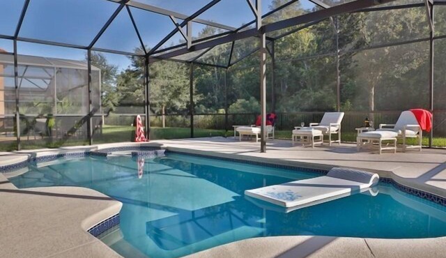 4BR Disney Home w/Private Pool Sleeps 11