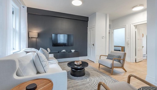 4BR Penthouse - Parking - 2 King & 2 Queen