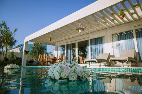 4br Villa River Deck, Pool, Bbq & Garden
