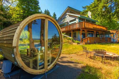 4BR Waterfront Home with Beach Access and Views
