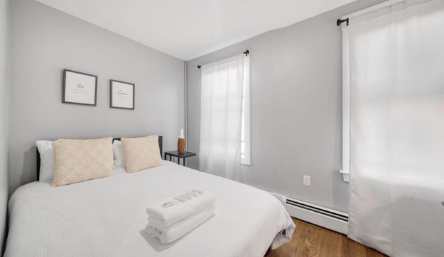 4BR1BTH South Boston Apt perfect for commutes