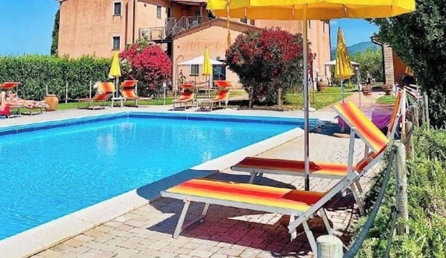 4sleeping places with swimming pool, parking space