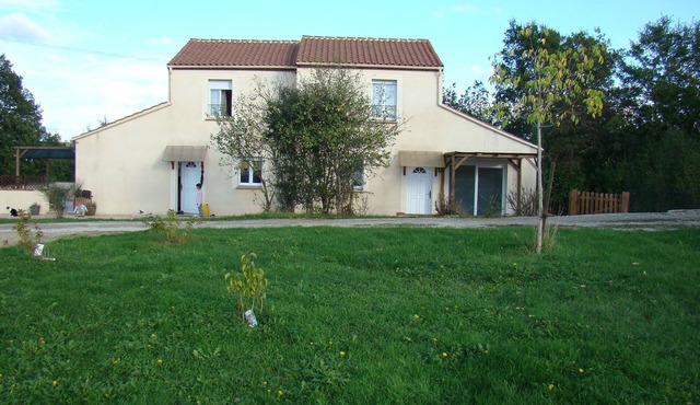 5/7 person house with heated pool between Sarlat and Cahors