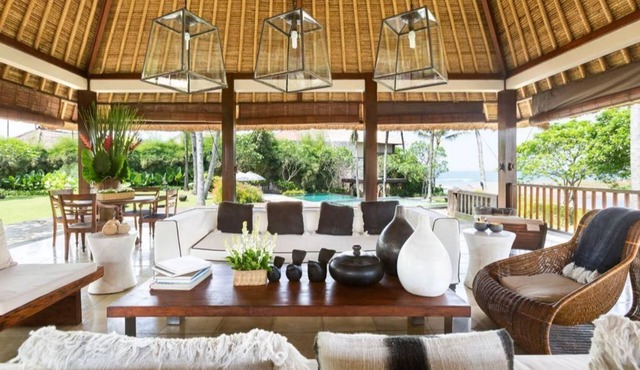 5 BDR Villa with sea views in Canggu