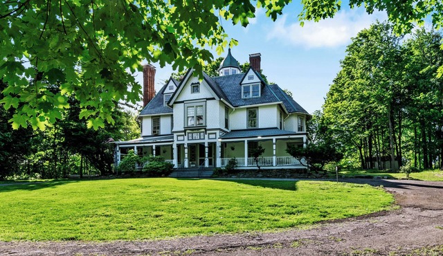 5 bdrm Victorian, built in 1881-With 21 rooms, on a hill on 4 VERY private acres