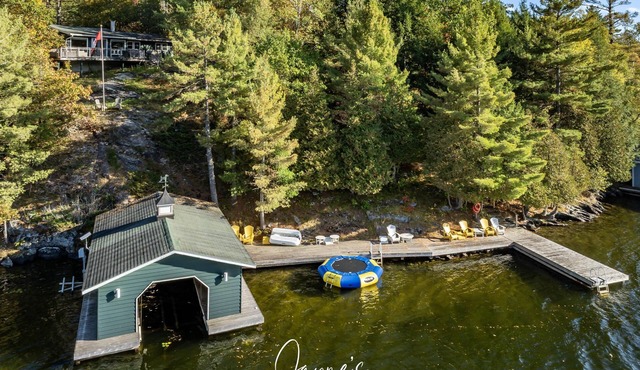 5 bed 2 bath cottage on Lake Rosseau