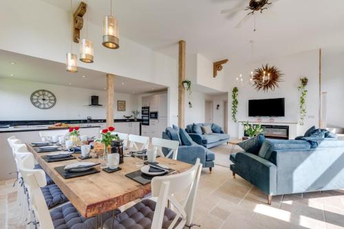 5 Bed in Briston oc-2305