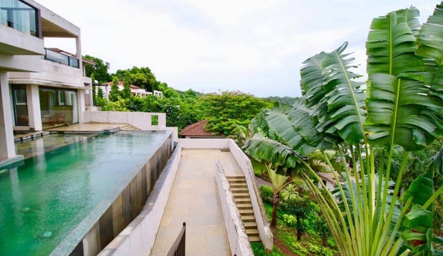 5 Bed Luxury Infinity Pool Villa With Jacuzzi