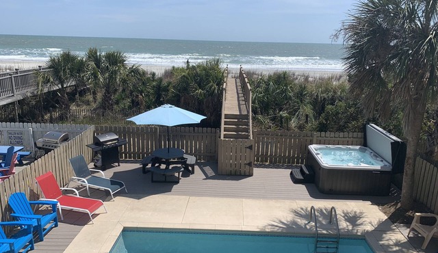 5 Bedroom & 5 Bath Beachfront House w/Private Pool, Hot Tub & Beach Boardwalk!