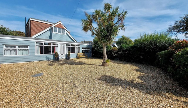 5 bedroom accommodation in Elmer, near Bognor Regis