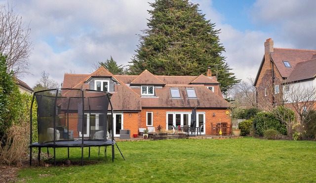 5 bedroom accommodation in Whitstable