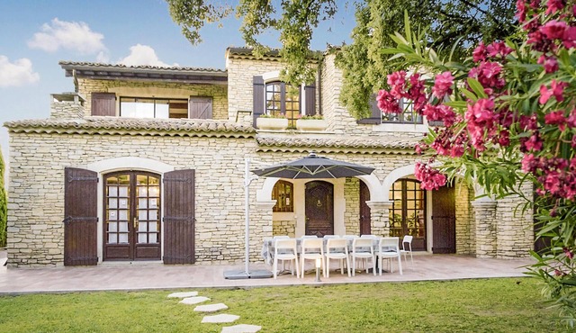5 bedroom accommodation in Les Angles