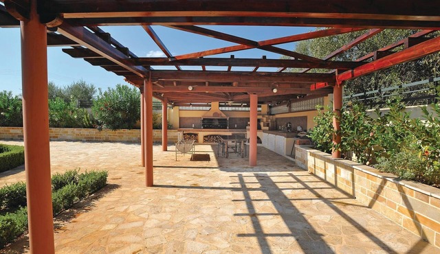 5 bedroom accommodation in Xilokastro