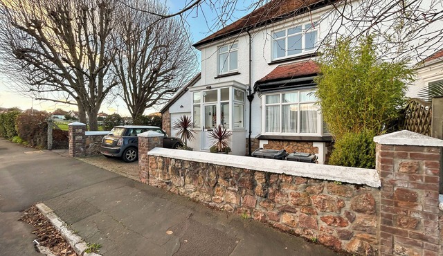 5 bedroom accommodation in Minehead