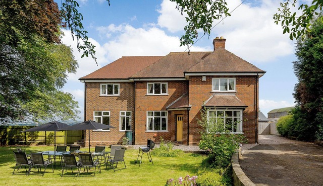 5 bedroom accommodation in Crossway Green, near Stourport-on-Severn