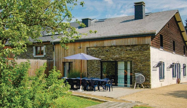 5 bedroom accommodation in Nadrin