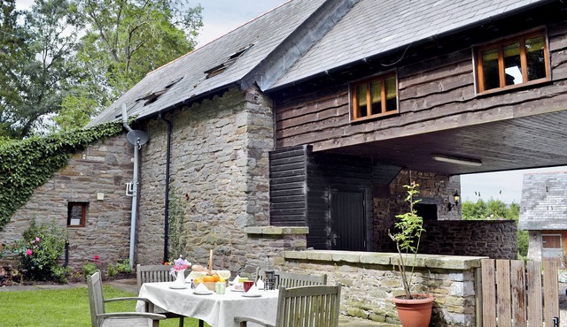 5 bedroom accommodation in Three Cocks, near Hay-on-Wye