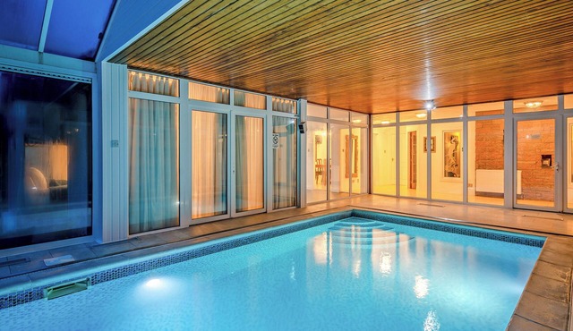 5 bedroom accommodation in Powmill, near Dollar