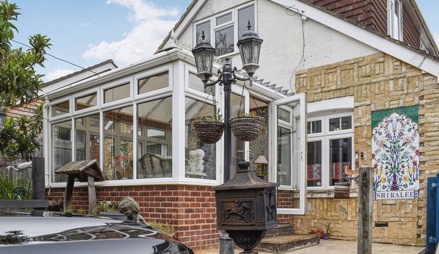 5 bedroom accommodation in Winterslow, near Salisbury