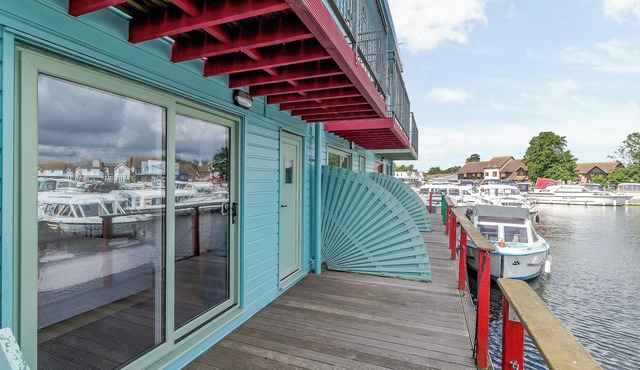 5 bedroom accommodation in Wroxham