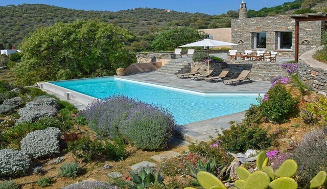 5 bedroom accommodation in Ioylis