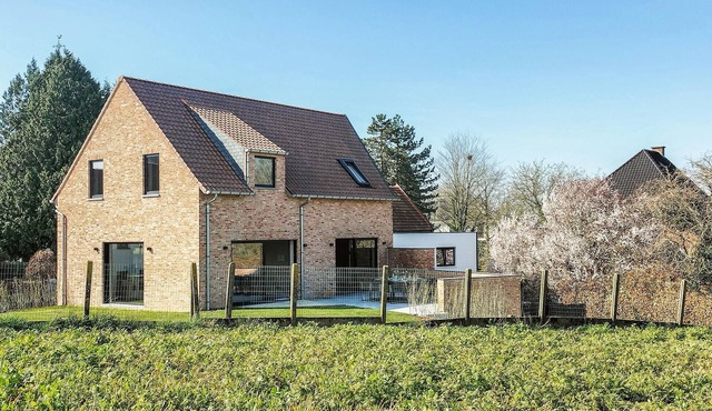 5 bedroom beautiful home in Oudenaarde