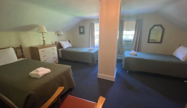 5 Bedroom Cottage at the 500 acre Poland Spring Resort with lots of onsite activities!