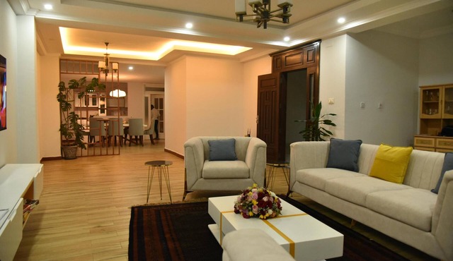 5 Bedroom Exquisite Villa in Top-view Area