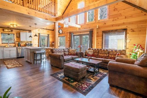 5-Bedroom Log House in Lake Placid