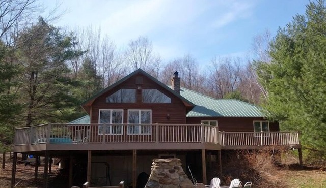 5 Br 2.5 Ba Lakeside Home On Great Sacandaga Lake 50' Beach, Large Dock and Deck