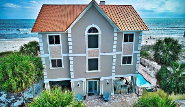5 BR 5 Bath BEACH FRONT home in The Plantation - located near community pool with access!