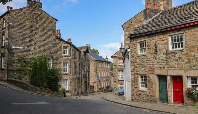 5 Castle Hill