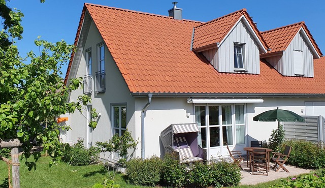 5 * holiday home on the Baltic beach with sauna, fireplace, Wi-Fi and garden